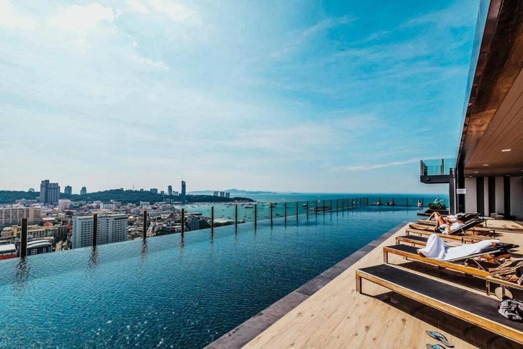 Appartement Sea View With Large Balcony @ Pattaya