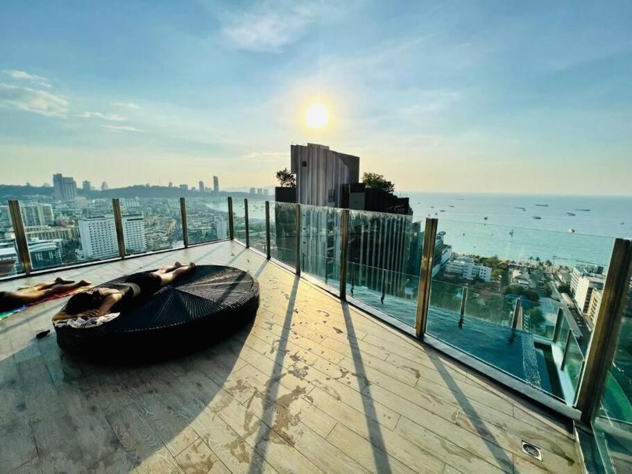 Sea View With Large Balcony @ Appartement *