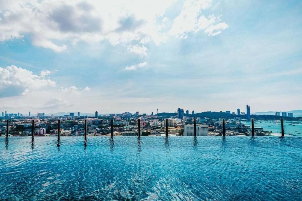 Sea View With Large Balcony @ Appartement Pattaya
